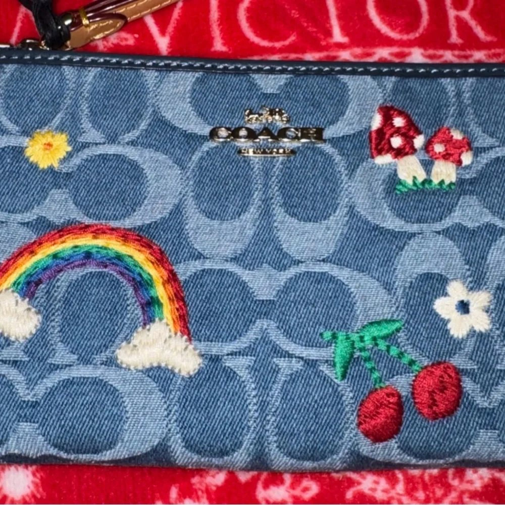 Coach Signature Denim Wristlet w/ too cute Embroidery Patterns, new with tags - Picture 5 of 9